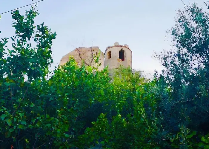 Fra Mare E Collina Nella Quiete Del Borgo מסינה